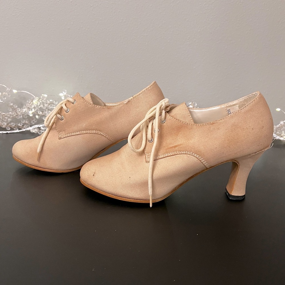 Vintage Victorian Lace Up Heels Size 6     *Broken Left Heel (as seen in photos)